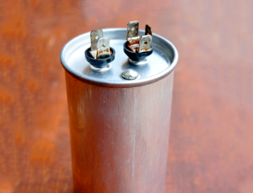 Pump capacitor