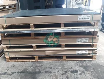 Monolithic polycarbonate